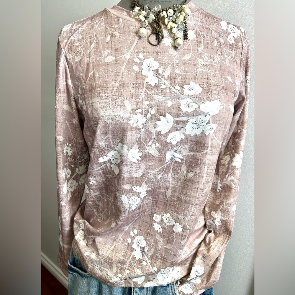 NWT  ZoLucky Floral Long Sleeve Top Mauve Grey